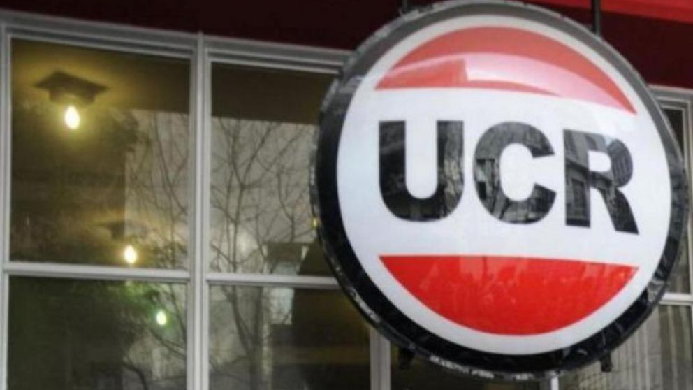 Afiliados a la UCR llamaron a votar para "defender la convivencia y derrotar al odio".