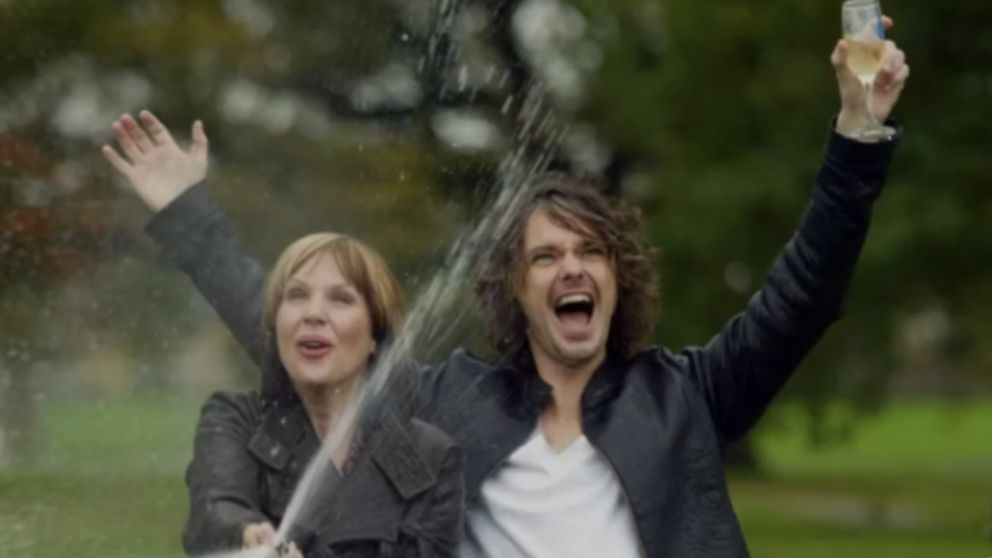 Los Griffiths al momento de ganar la loter�a, despu�s vino la debacle (Twitter).