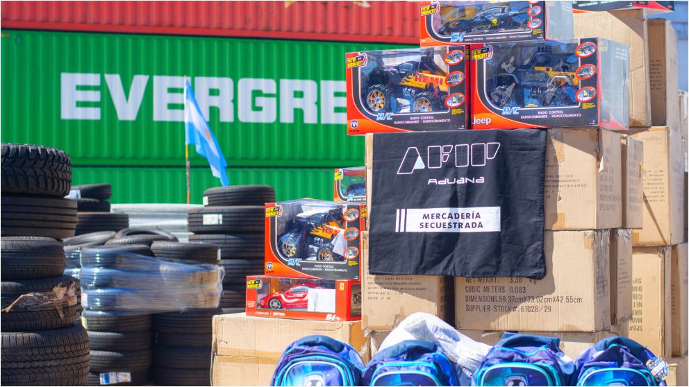 Las donaciones consisten en mercaderías que habían sido decomisadas por la Aduana.