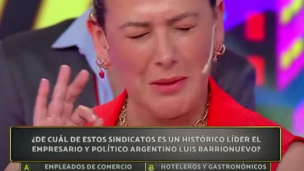 Participante se cansó de que Kaczka la apure para terminar "Los 8 escalones" y le puso los puntos.