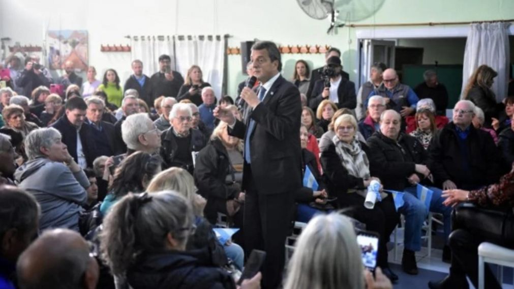 Sergio Massa seguía este mediodía con actividades en la ciudad de Mar del Plata (Gentileza La Capital).