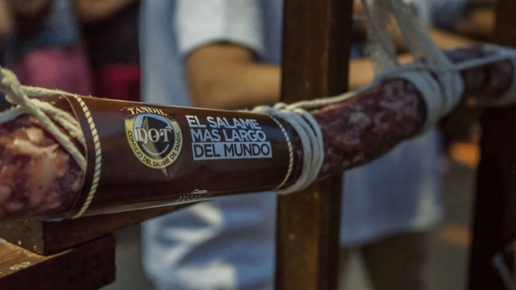 Tandil buscar� romper nuevamente el r�cord al salame m�s largo del mundo.
