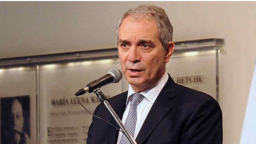 Julio Alak se adjudicó la victoria electoral en La Plata pero Garro no la reconoce.