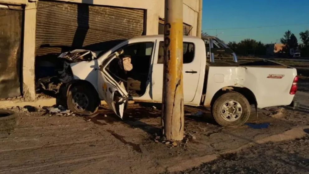 Un hombre chocó su camioneta contra el negocio de su ex mujer. Gentileza Frente a Frente
