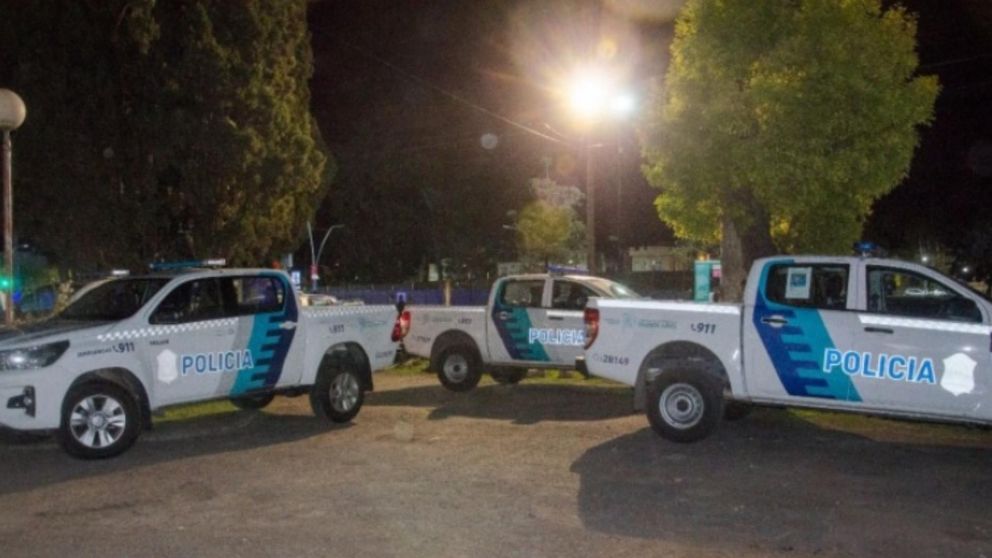Los funcionarios policiales llevaron adelante operativos para capturar a los sospechosos.