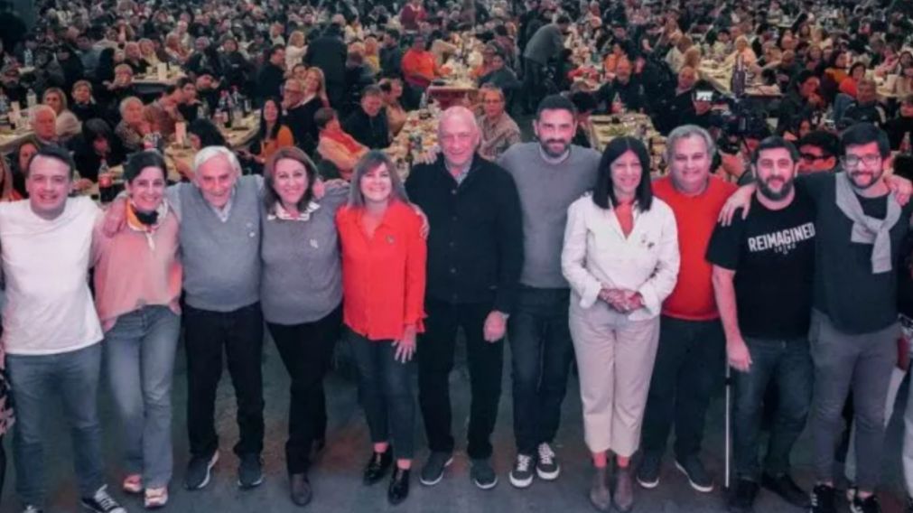 El socialismo no ser� neutral en el balotaje y llama a votar por Sergio Massa.