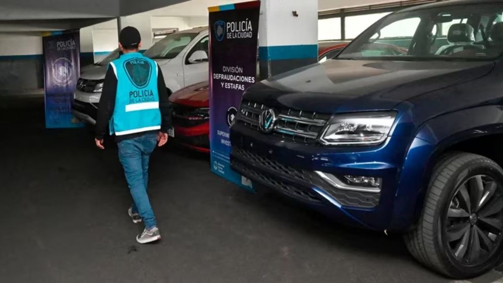 Lo robado lo usaban para comprar camionetas y autos de alta gama.