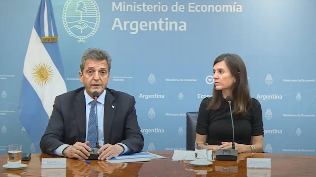 Sergio Massa y Fernanda Raverta anunciaron ampliación de Créditos ANSES para trabajadores y jubilados.