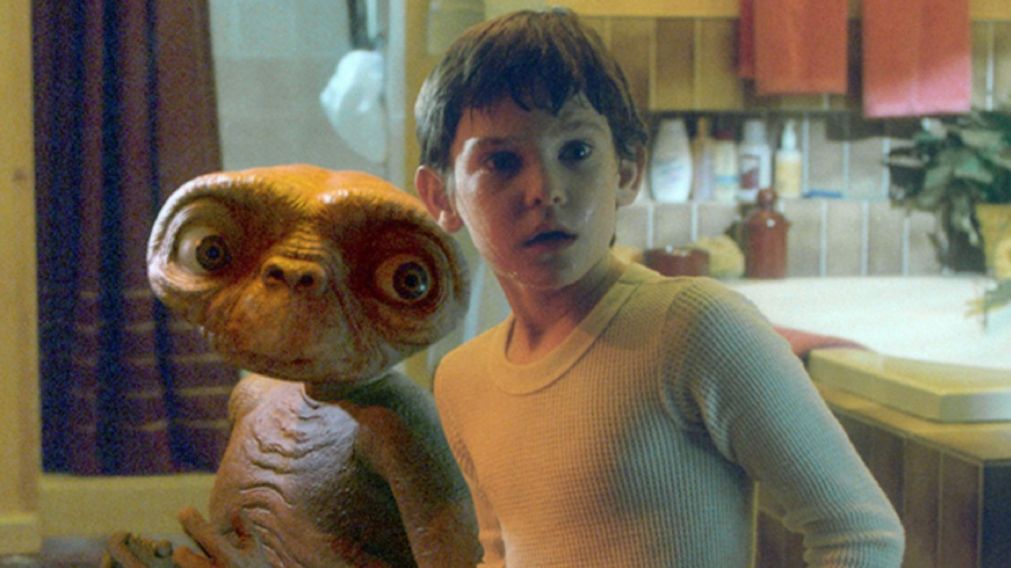 Qué es de la vida de Henry Thomas, el niño actor que interpretó a Elliot en "E.T., el extraterrestre".