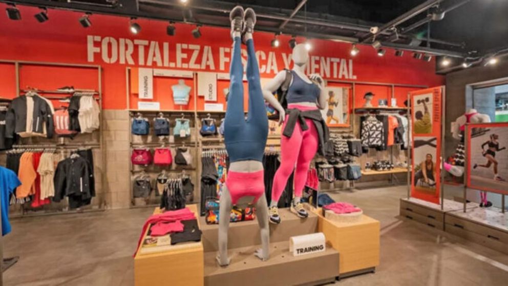 Adidas busca nuevos empleados con poca experiencia.