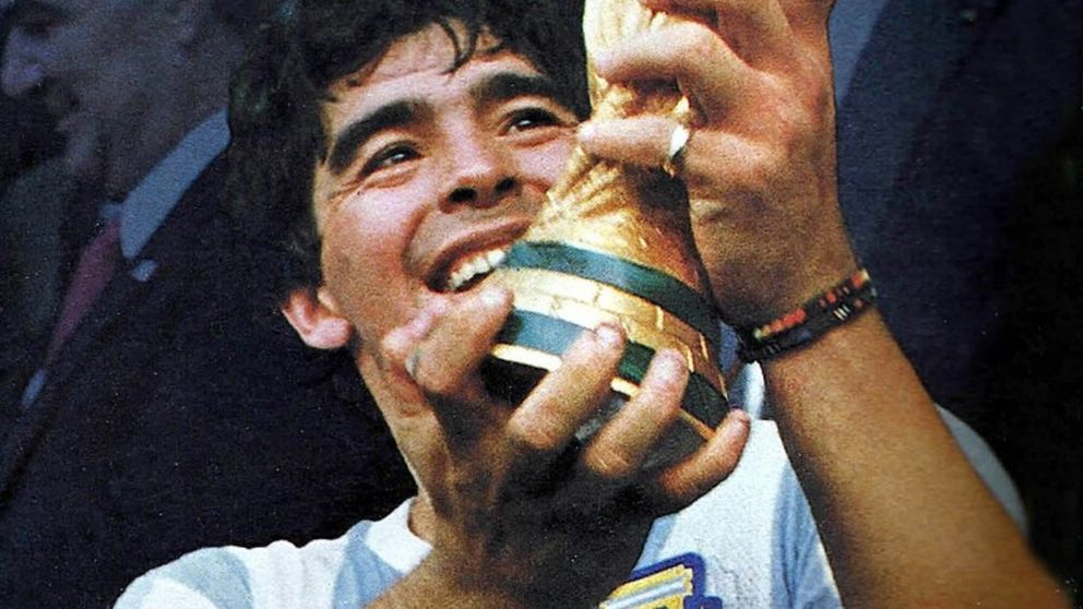 El cielo está de fiesta: ¡Felíz cumple Diego Armando Maradona!
