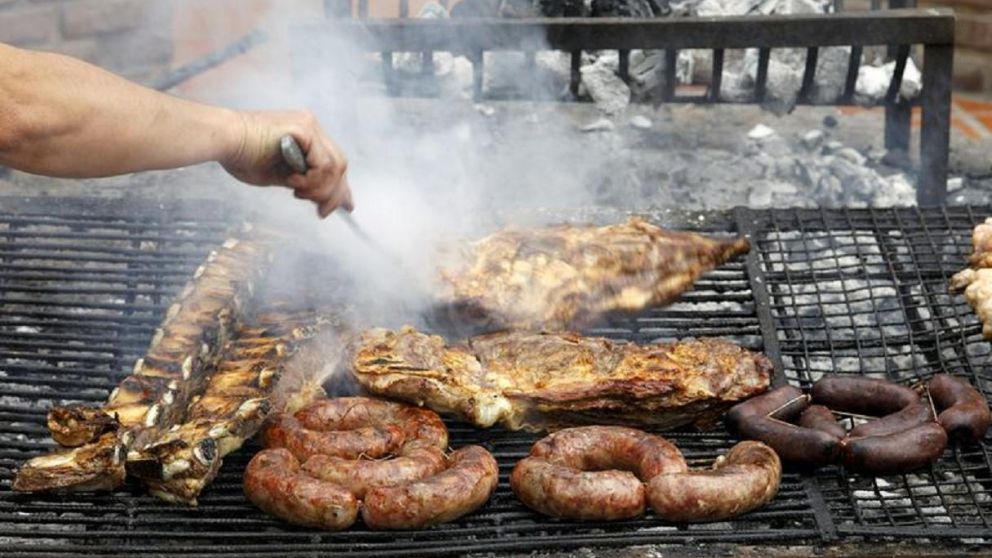 Parrilla argentina: en qu� orden debe cocinarse cada corte de asado y las achuras.