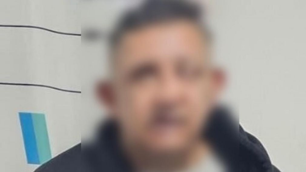 Este es el sujeto que fue arrestado por los investigadores policiales.
