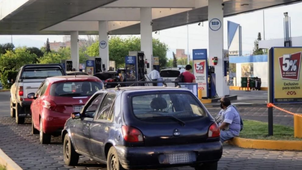 "Las medidas acordadas con el sector "buscan transmitir tranquilidad a la población de que no habrá desabastecimiento y desalentar maniobras especulativas", explicaron desde Energía.