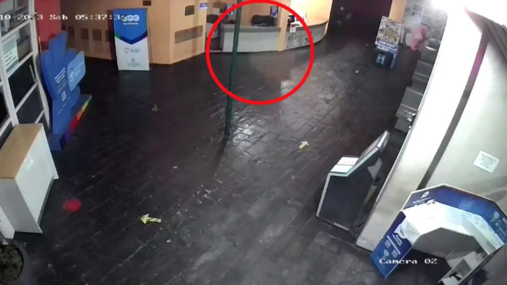 El espíritu fue captado por una cámara local (Captura de video).