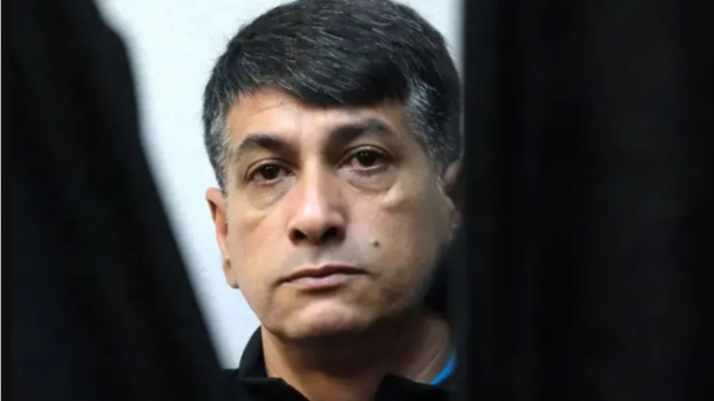 C�sar Acevedo, escuchando su sentencia durante el juicio (T�lam)