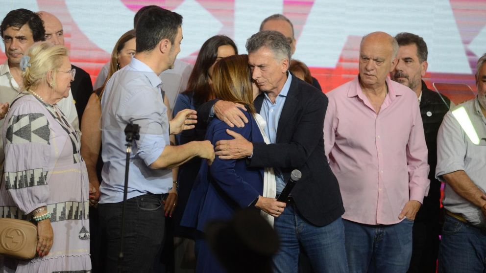 Patricia Bullrich y Mauricio Macri, dos de los principales referentes del PRO, este domingo por la noche (Crónica/Hernán Nersesian).