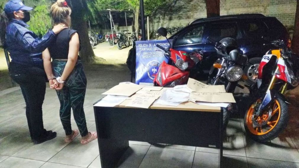 La detuvieron con cocaína, armas y vehículos.