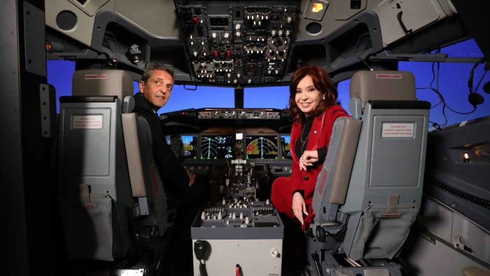 Sergio Massa y Cristina Kirchner se mostraron juntos por última vez en julio, al inaugurar un simulador de vuelos de Aerolíneas.