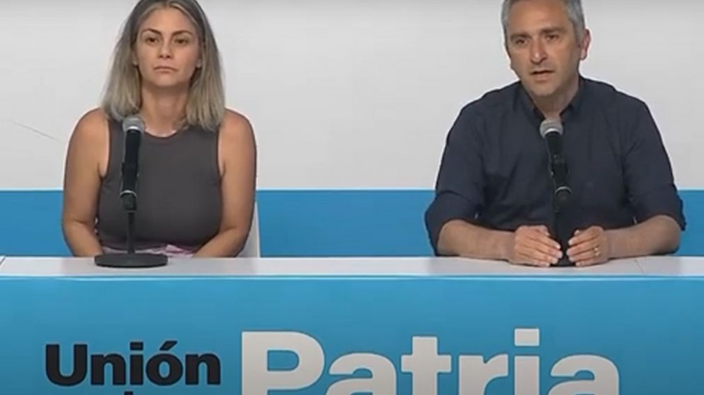 Larroque felicitó a los argentinos por cumplir con su derecho y aseguró que están llegando los primeros resultados, pero hay que ser prudentes.