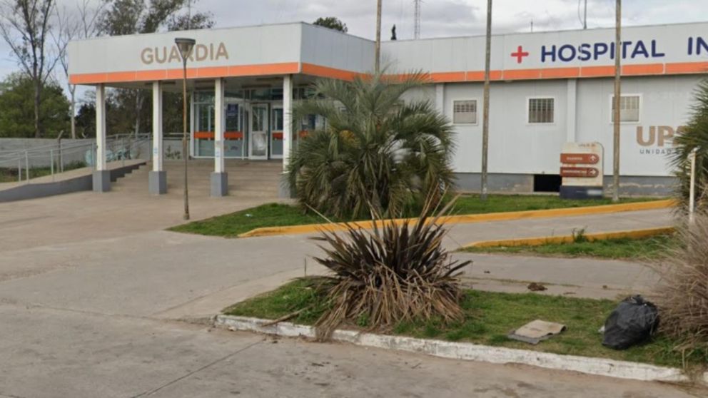 La muchacha fue asistida por los médicos en este centro sanitario.