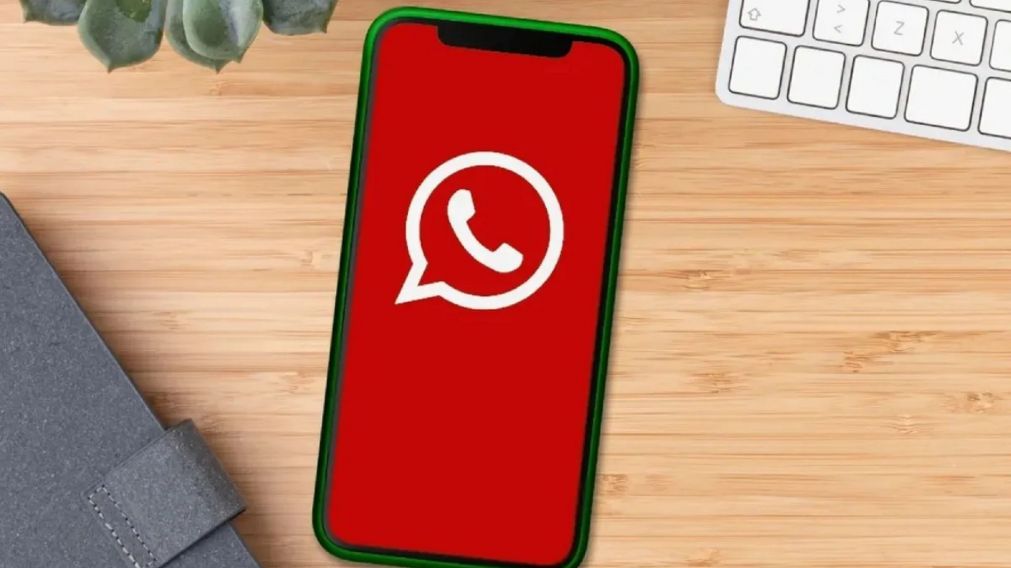 Mirá cómo activar el "modo rojo" en WhatsApp y darle un toque diferente a la interfaz.