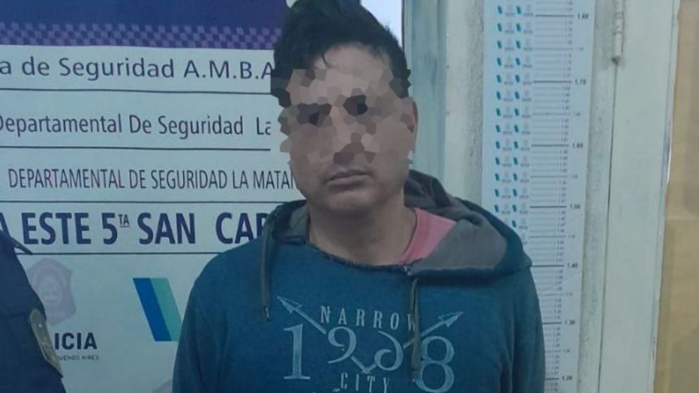 El acusado se resistió al arresto, pero fue reducido. (Gentileza Nova Bonaerense)