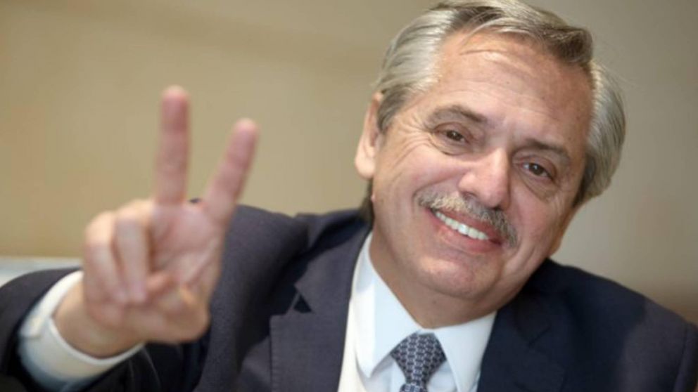 Alberto Fernández llamó a la unidad para preservar derechos, al celebrarse el Día de la Lealtad.