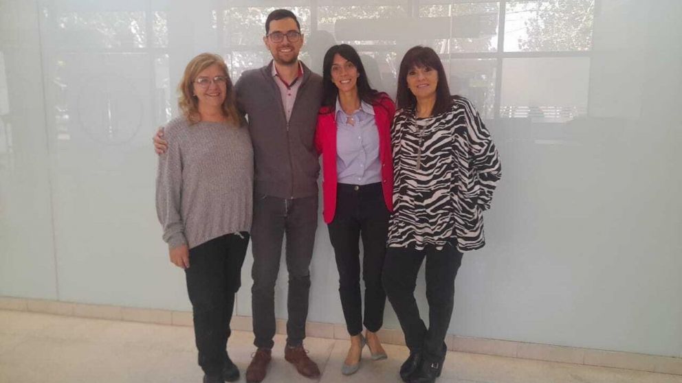 Contadora Ivanna Vargas, gerente de la Clínica; Carlos Fiorentino, subdirector; y Agustina Tabbani y Sandra Reinoso, responsables de la atención a los Centros de Jubilados. Todo el equipo de la Clínica liderado por su director Alejandro Mattar.