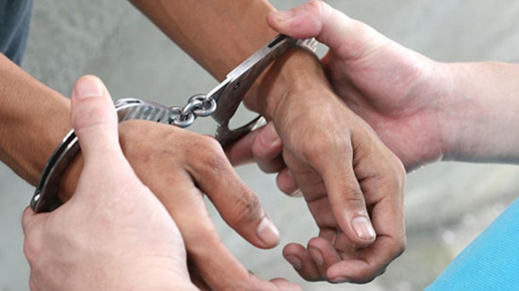 El individuo fue localizado en un asentamiento de emergencias.