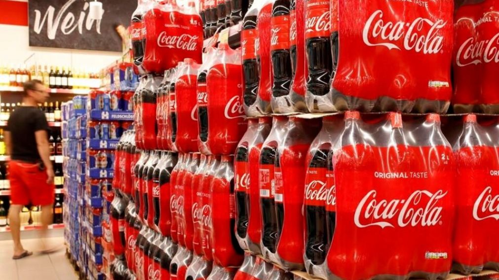 LA EMPRESA CONTROLA EL 65% DEL RUBRO DE LAS BEBIDAS GASEOSAS.