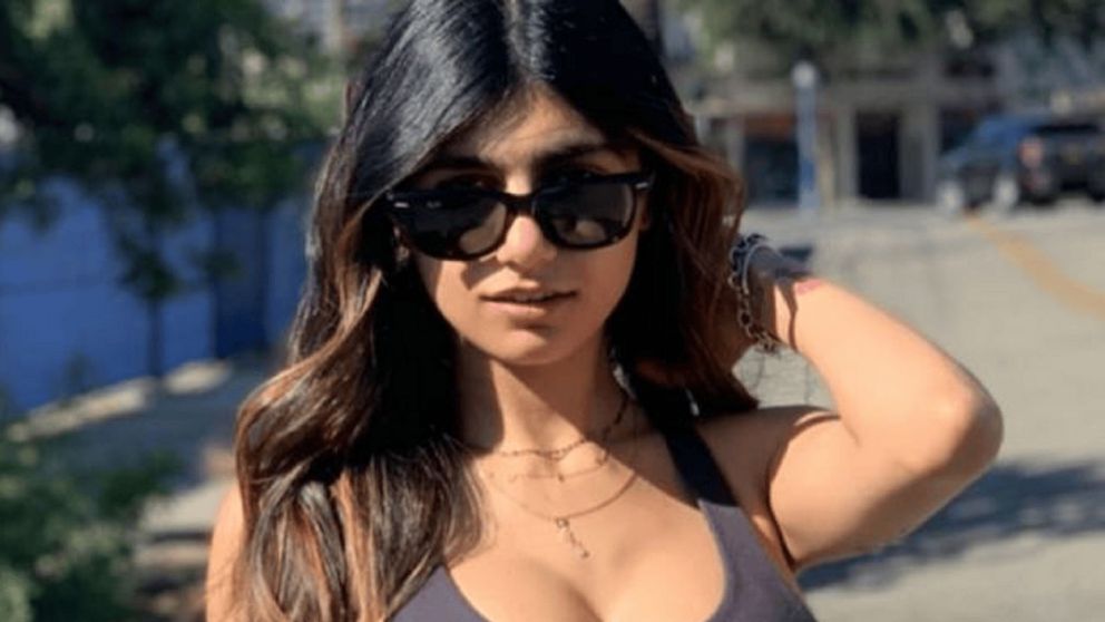 Se tatuó la cara de Mia Khalifa en una pierna y ella se enfureció.