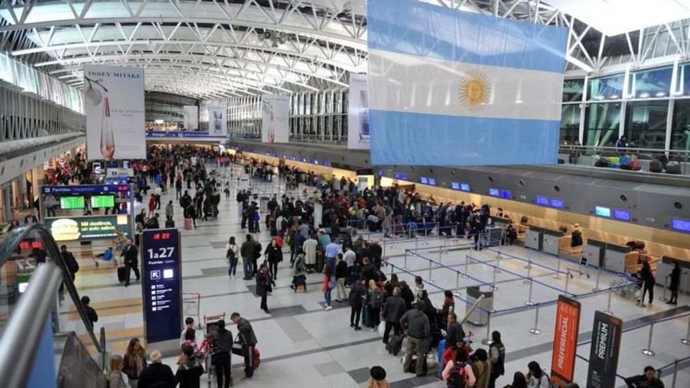 Una aerolínea tiene busquedas de personal activas.