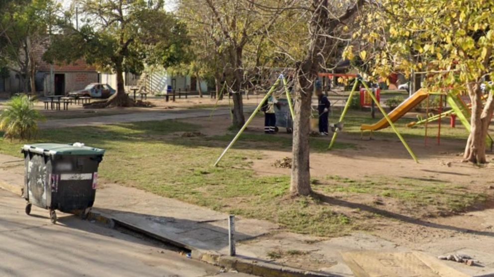 Acá, esta plaza, se produjo el homicidio de la víctima.