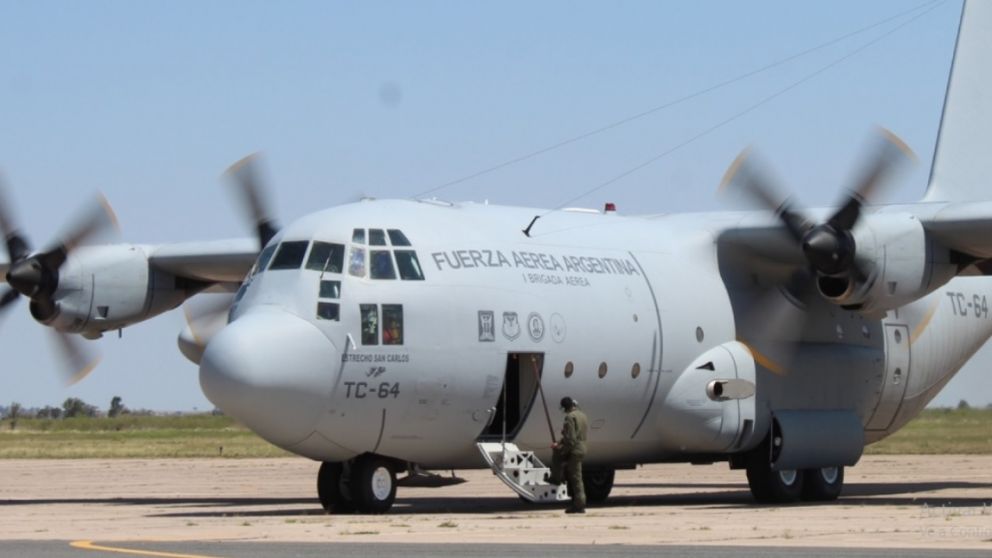 El operativo de evacuación de argentinos comenzó el martes pasado con el envío de un avión "Hércules" hacia Israel.