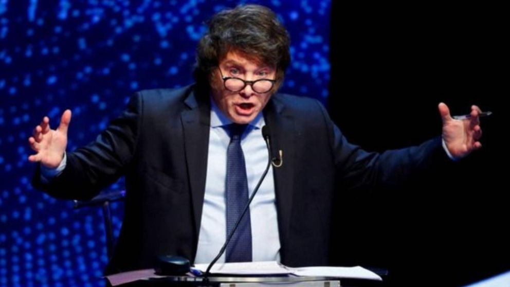 Plazos fijos y "responsabilidad": economistas y bancos rechazaron las declaraciones de Javier Milei .