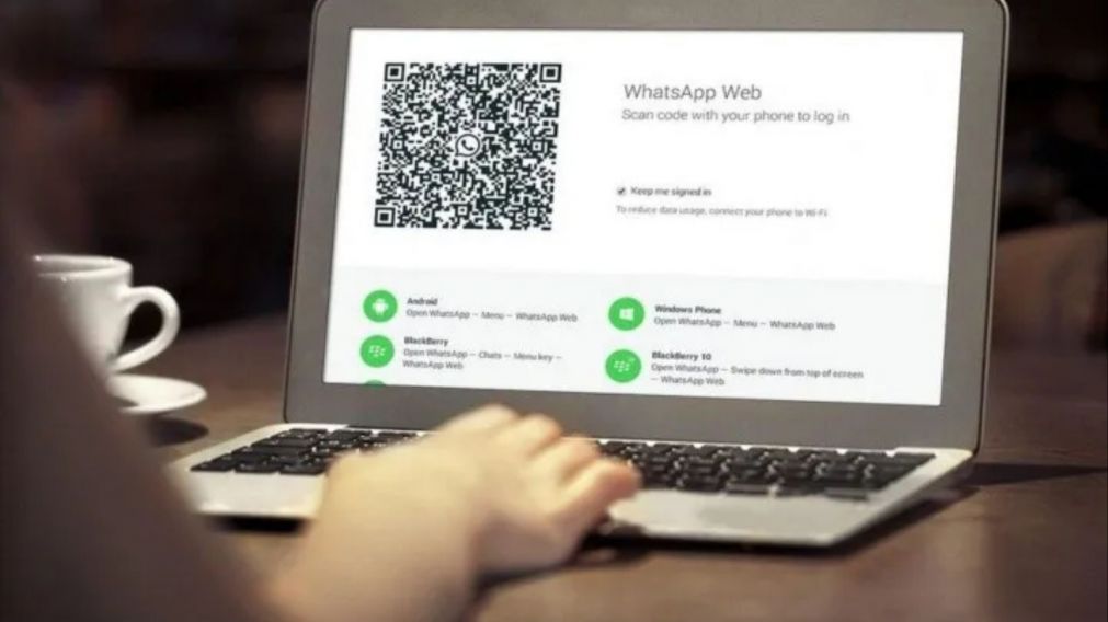 Novedad: el truco que pocos conocen para entrar a WhatsApp Web sin tener que escanear el código QR