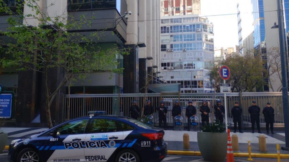 Refuerzan la seguridad de ámbitos de comunidad judía en Argentina.