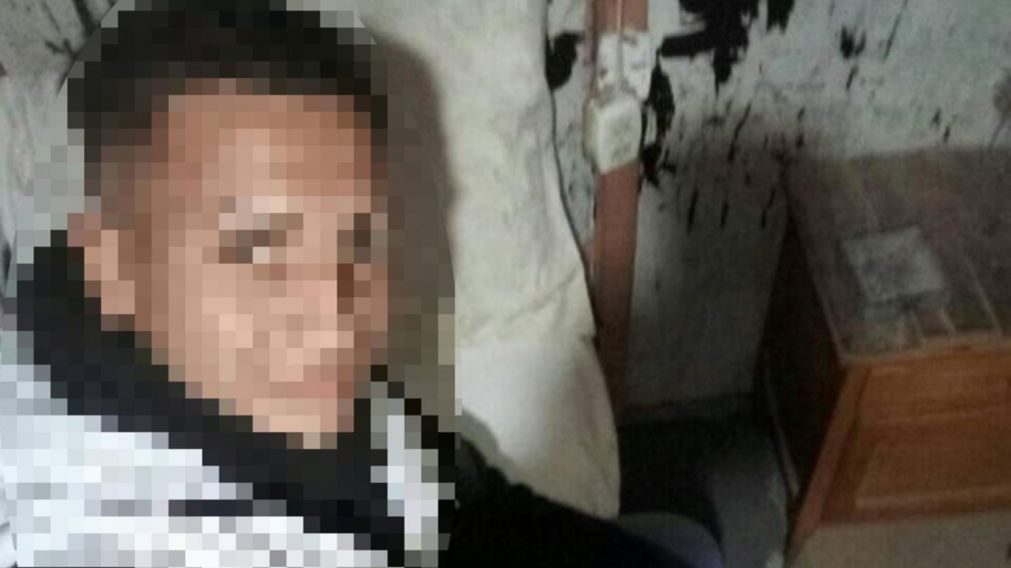 El joven de 19 a�os, qued� detenido luego de apu�alar a su padrastro, que habr�a agredido a su hermanita menor.