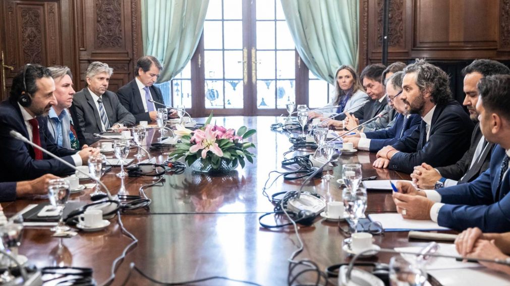 Islas Malvinas: Santiago Cafiero y la Cruz Roja confirmaron la continuidad del trabajo de identificación de los soldados argentinos caídos.