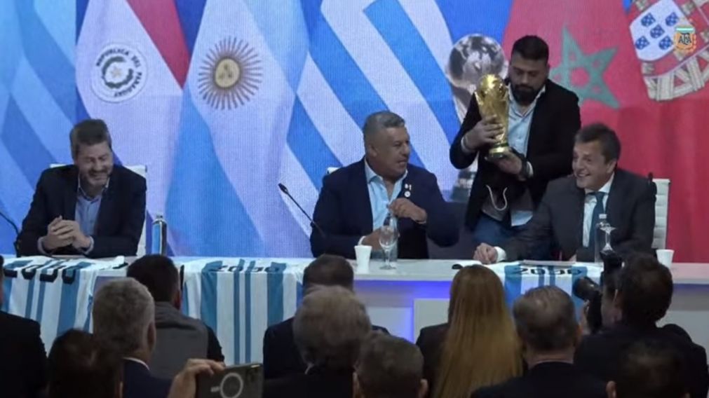 Matías Lammens, "Chiqui" Tapia y Sergio Massa y Matías Lammens hablaron sobre cómo se desarrollará el Mundial 2030 en Argentina (Captura de pantalla).