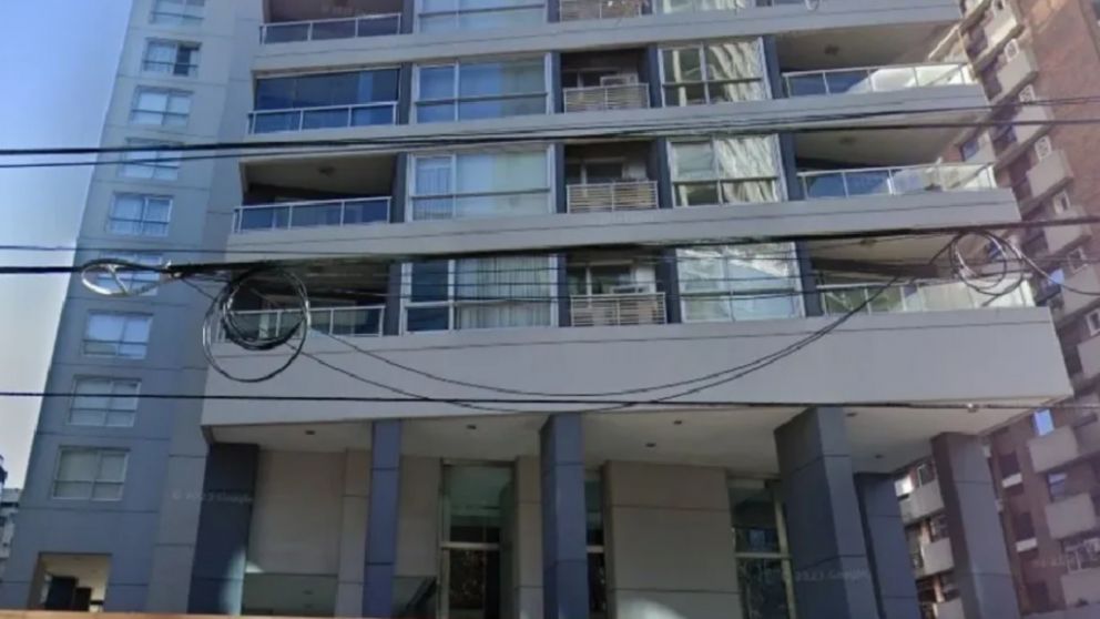 El edificio donde ocurrió la trágica muerte del menor.