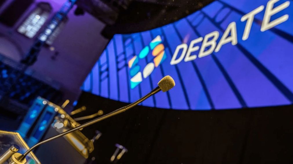Debate presidencial 2023: los candidatos ya est�n preparados para deliberar en Santiago de Estero (Imagen ilustrativa).