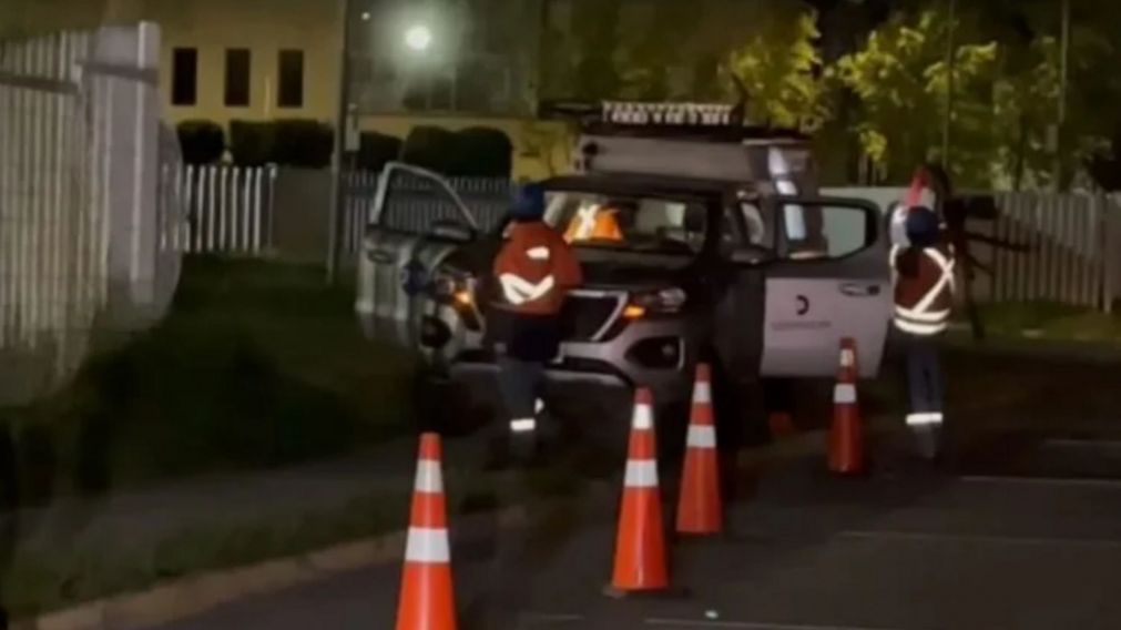 Un grupo de policías se dirigió a la zona que quedó sin luz.