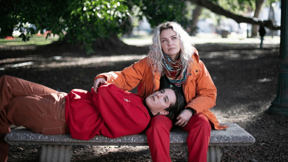 La comedia argentina de Dolores Fonzi con Leo Sbaraglia que la está rompiendo en el Festival de cine de San Sebastián