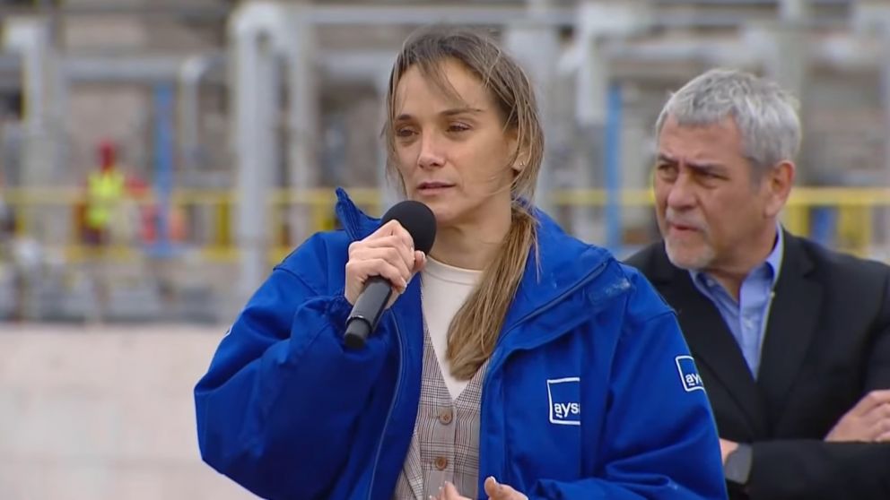 La presidenta de AySa, Malena Galmarini, dio un mensaje en tono emocionado durante el acto en Dock Sud.