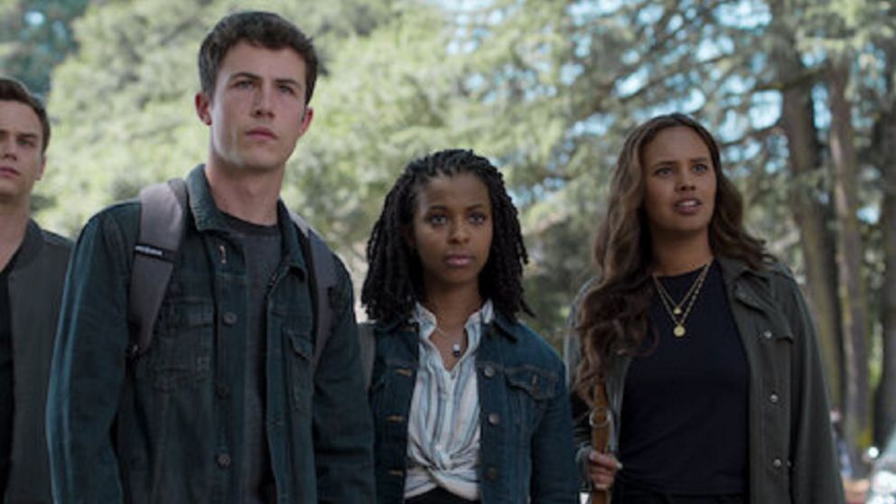 Clay descubrirá que son trece las razones por las cuales Hannah ha decidido quitarse la vida.