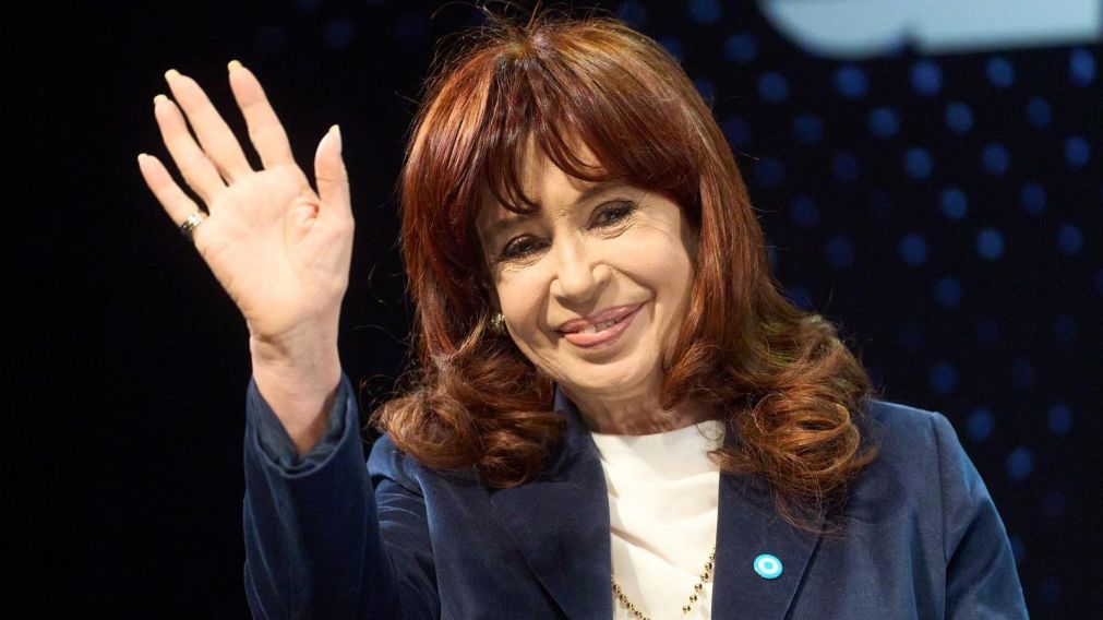 Reaparece Cristina Kirchner en la presentación de la reedición de un libro.