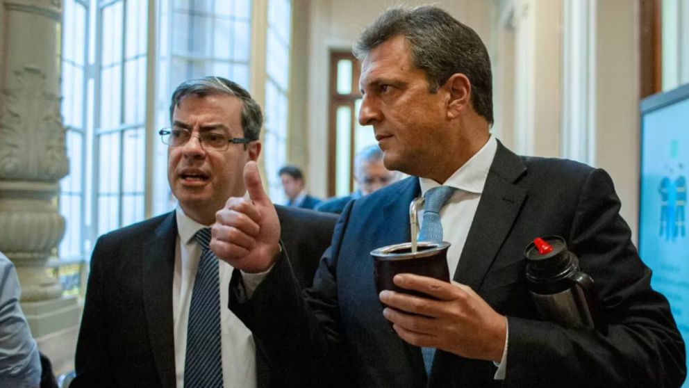 Germán Martínez junto a Sergio Massa.