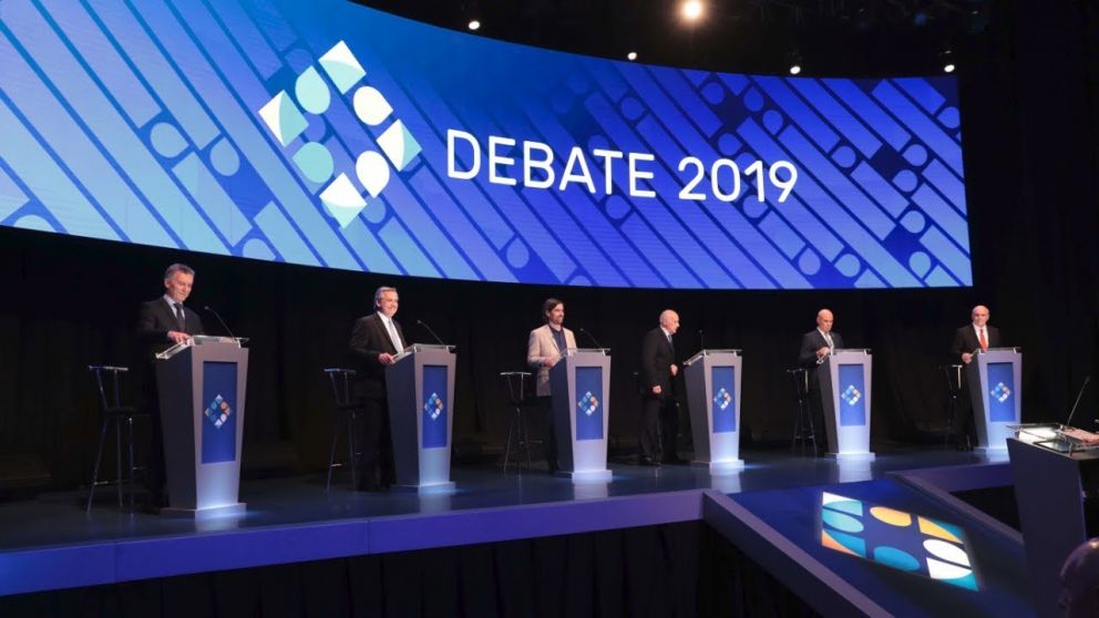 A pocos días del primer encuentro, ya fue sorteada la ubicación de cada candidato en los atriles, al igual que los ejes temáticos.